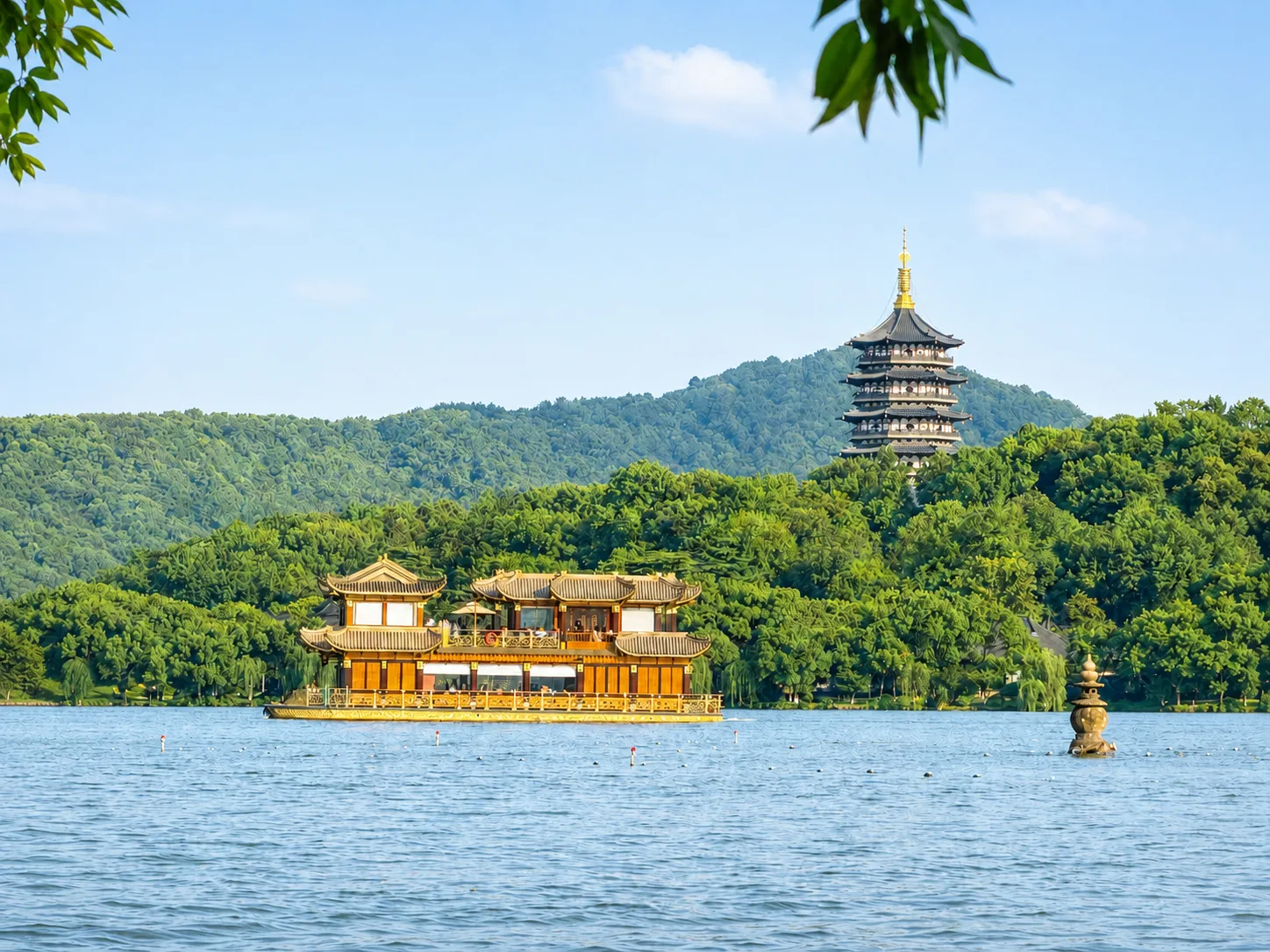1‑Day Hangzhou Lingyin Temple, West Lake & Xiaohe Block