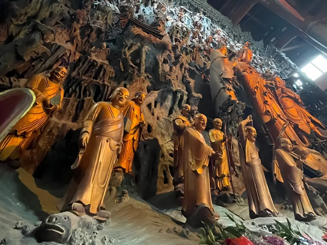 1‑Day Lingyin Temple, Longjing Tea & West Lake Canal Night Tour Small‑Group Tour