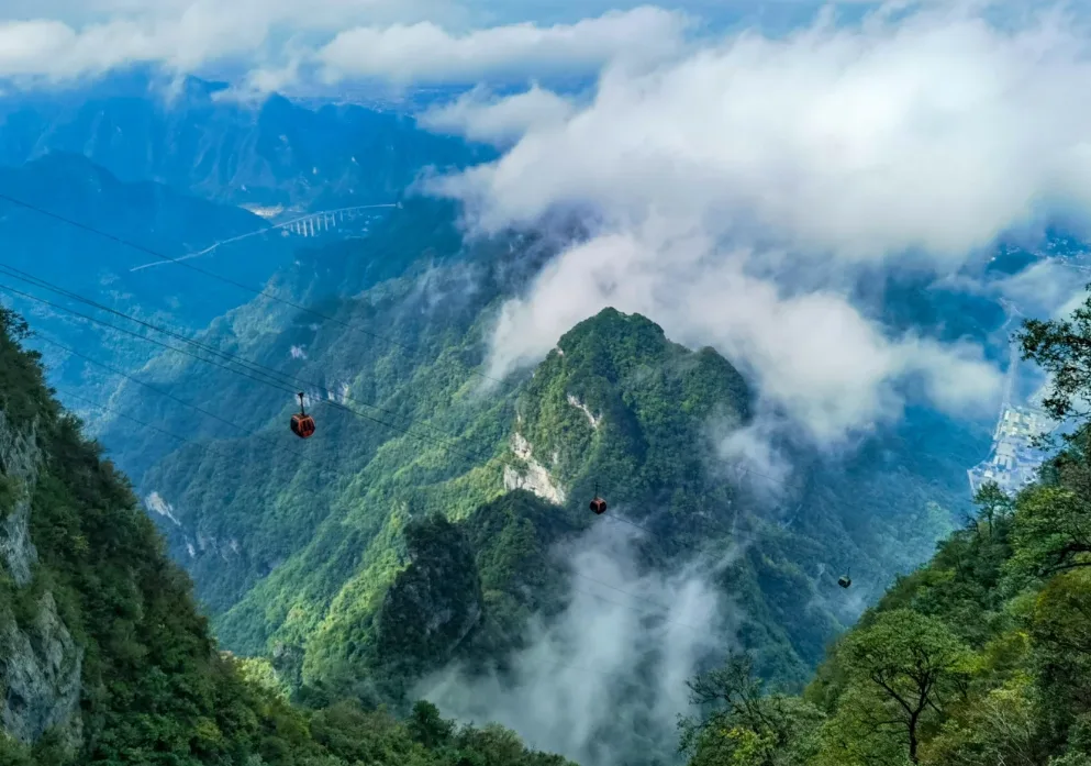 Tianmen Mountain sightseeing - Photo 1