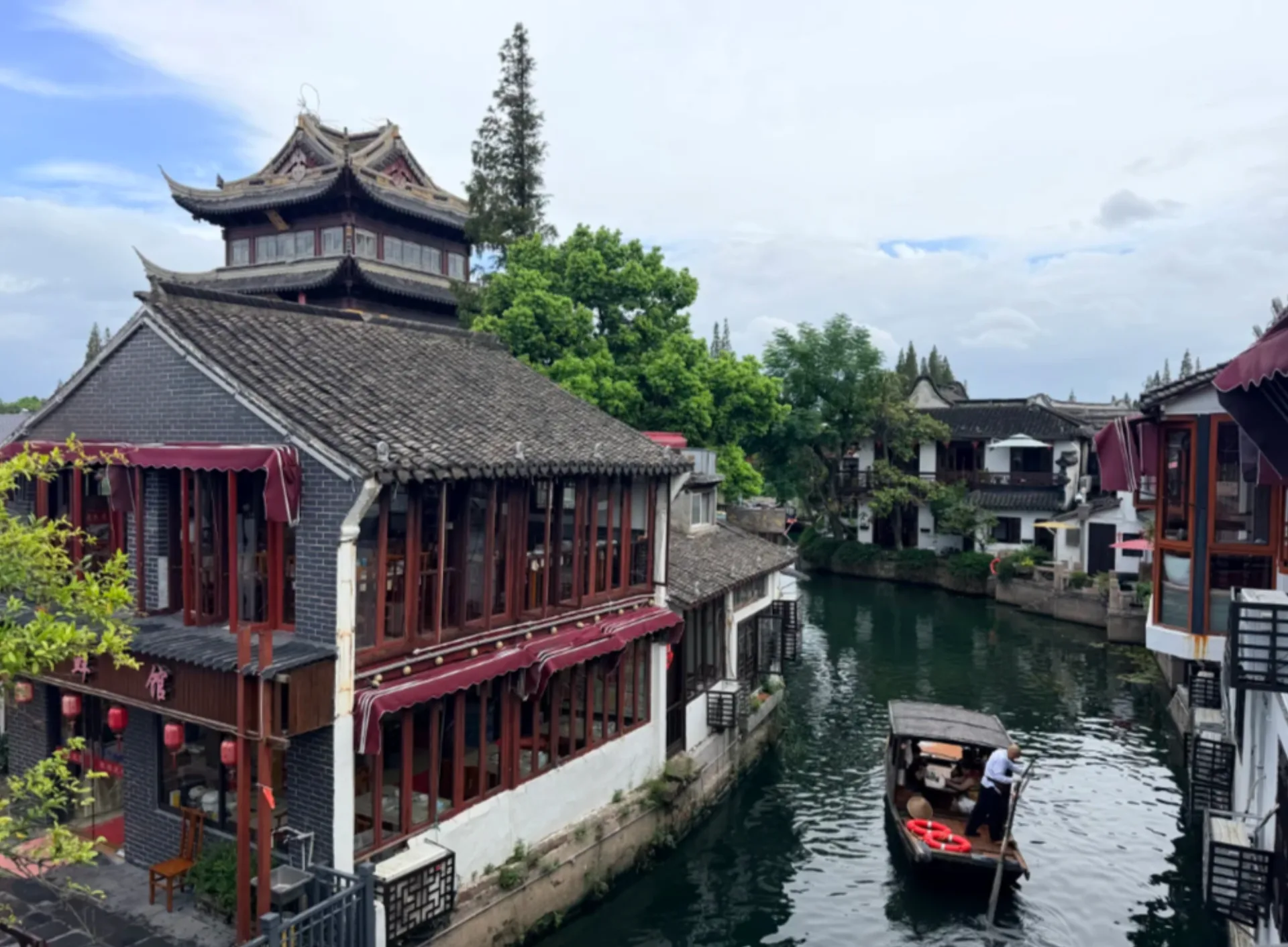 Zhujiajiao Water Town, Tianzifang & Shanghai Benbang Dinner - Photo 1
