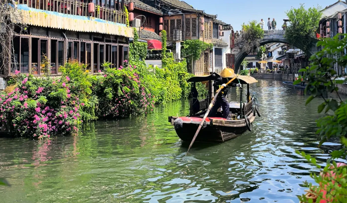 Zhujiajiao Water Town & Tianzifang Creative District - Photo 4