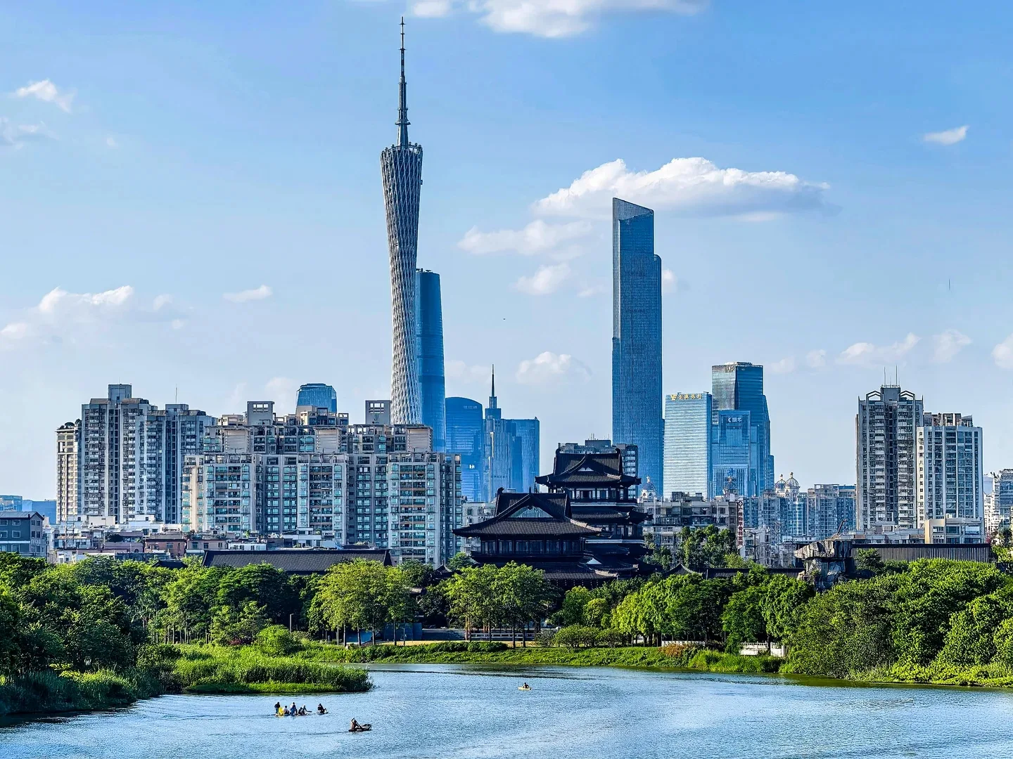 4-Day Guangzhou Temples, Arcades, Pearl River Nights & Cantonese Flavors