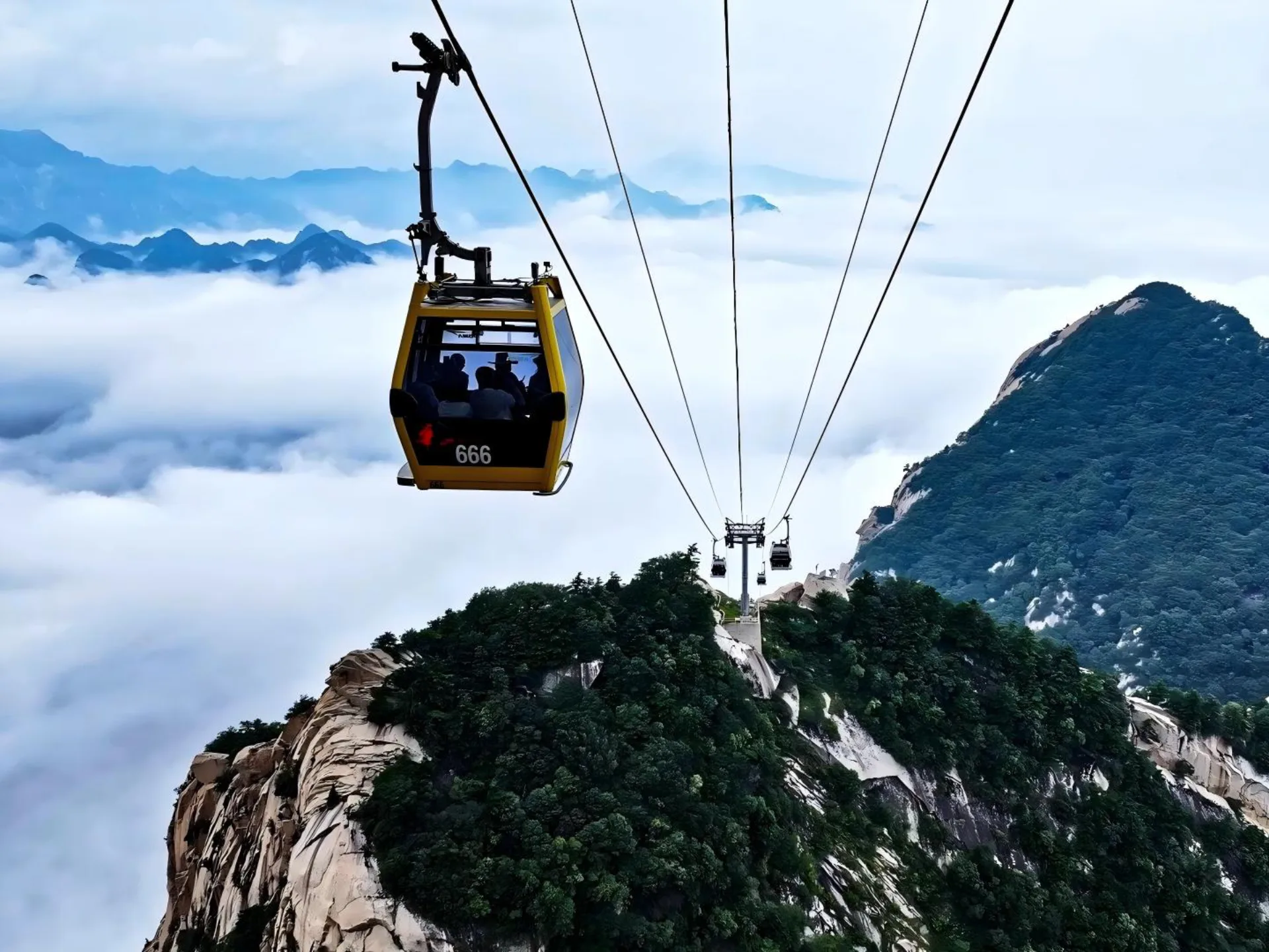 Huashan Mountain Full‑Day Hiking Adventure - Photo 1