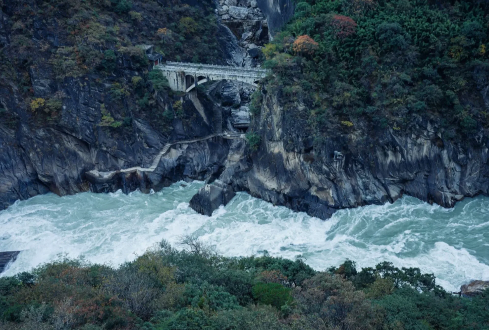 Upper Tiger Leaping Gorge & Dukezong Ancient Town - Photo 1