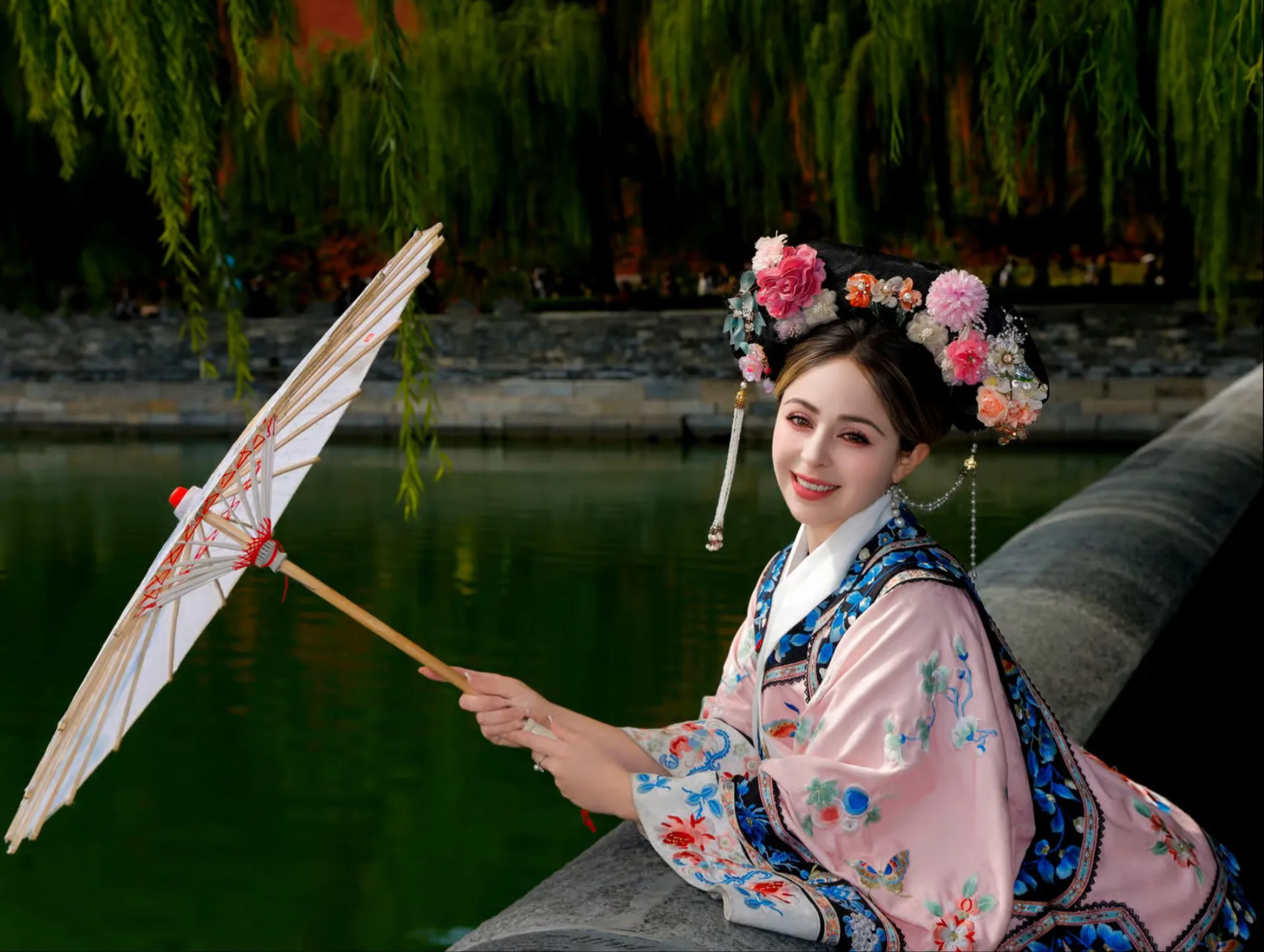 Professional Photo Shoot by the Palace Walls - Photo 2