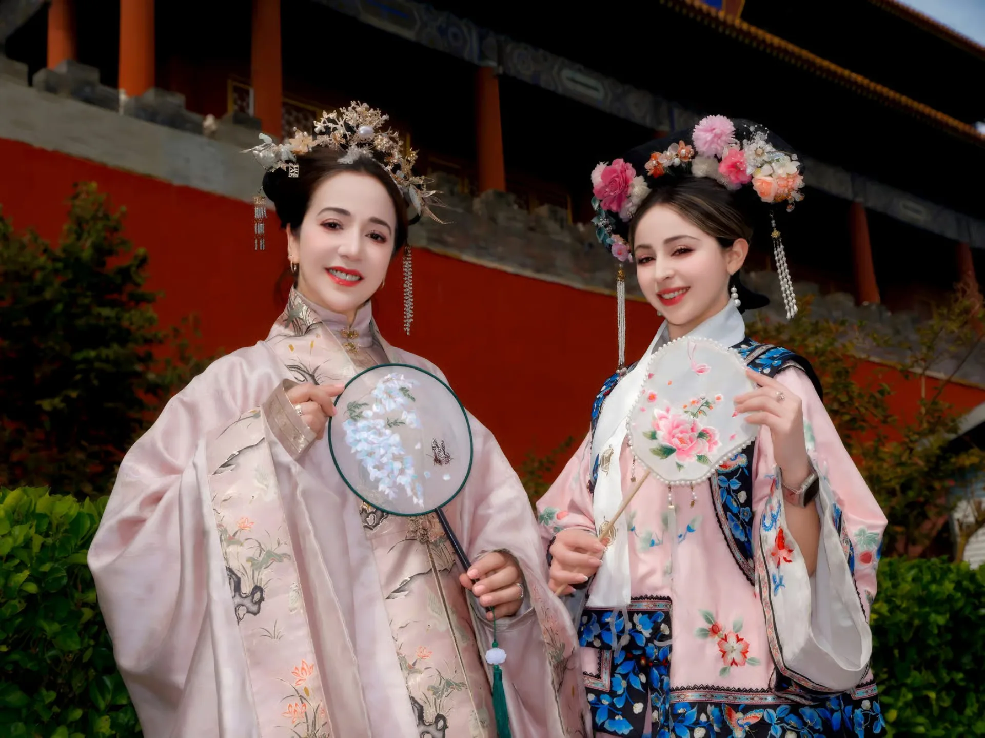 Professional Photo Shoot by the Palace Walls - Photo 3