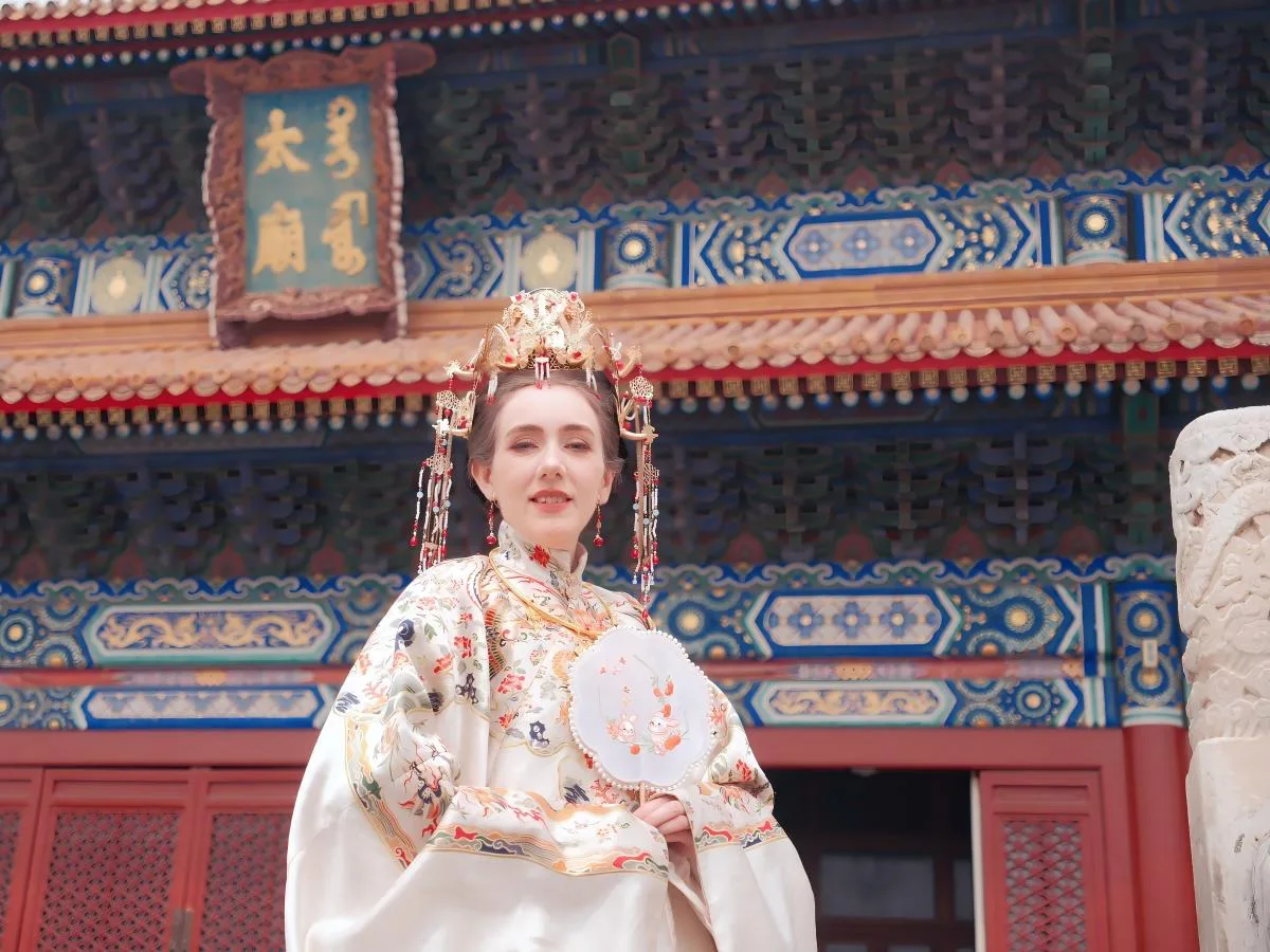 Professional Photo Shoot by the Palace Walls - Photo 4