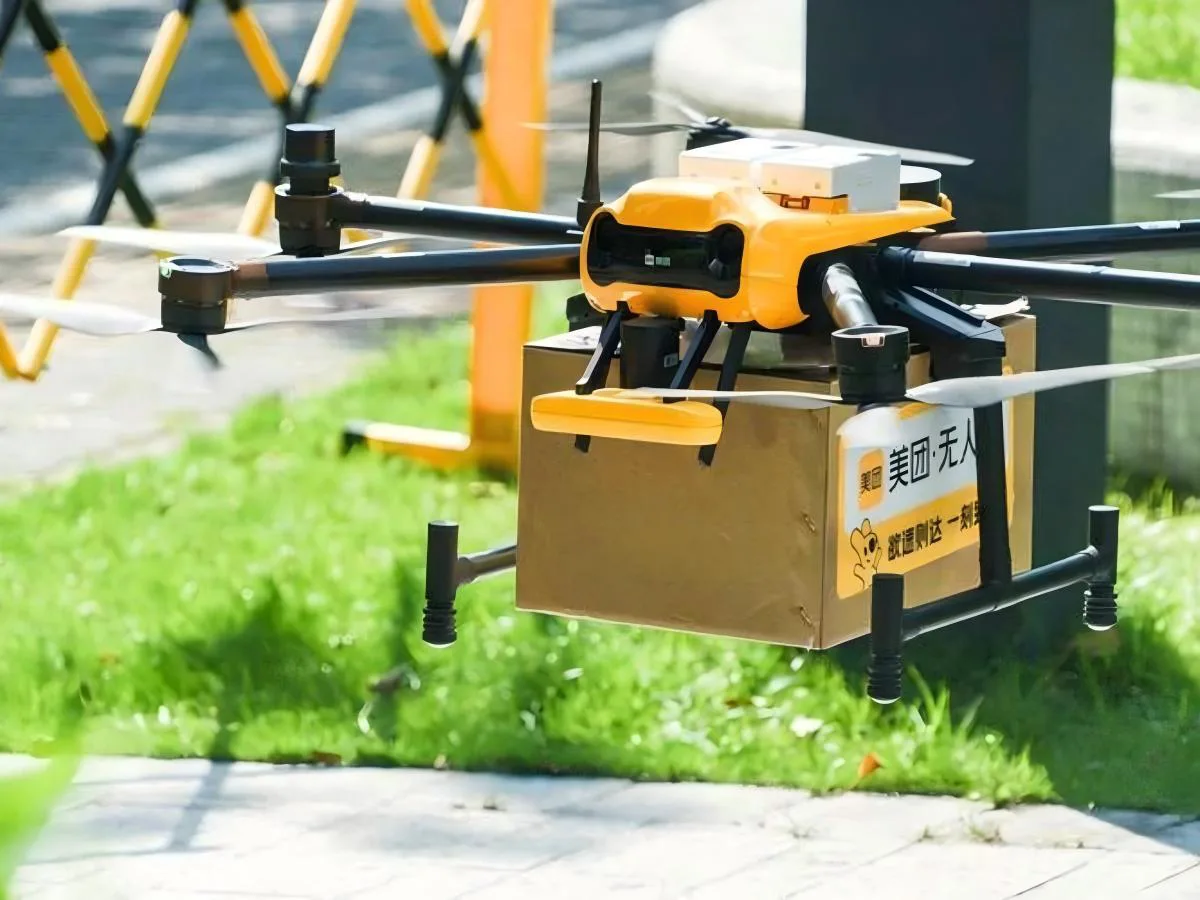 Drone food delivery & robot‑made coffee experience - Photo 1